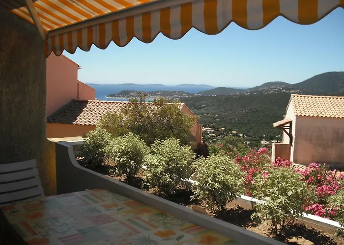 Les Emeraudes アパート