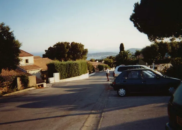 Les Emeraudes アパート